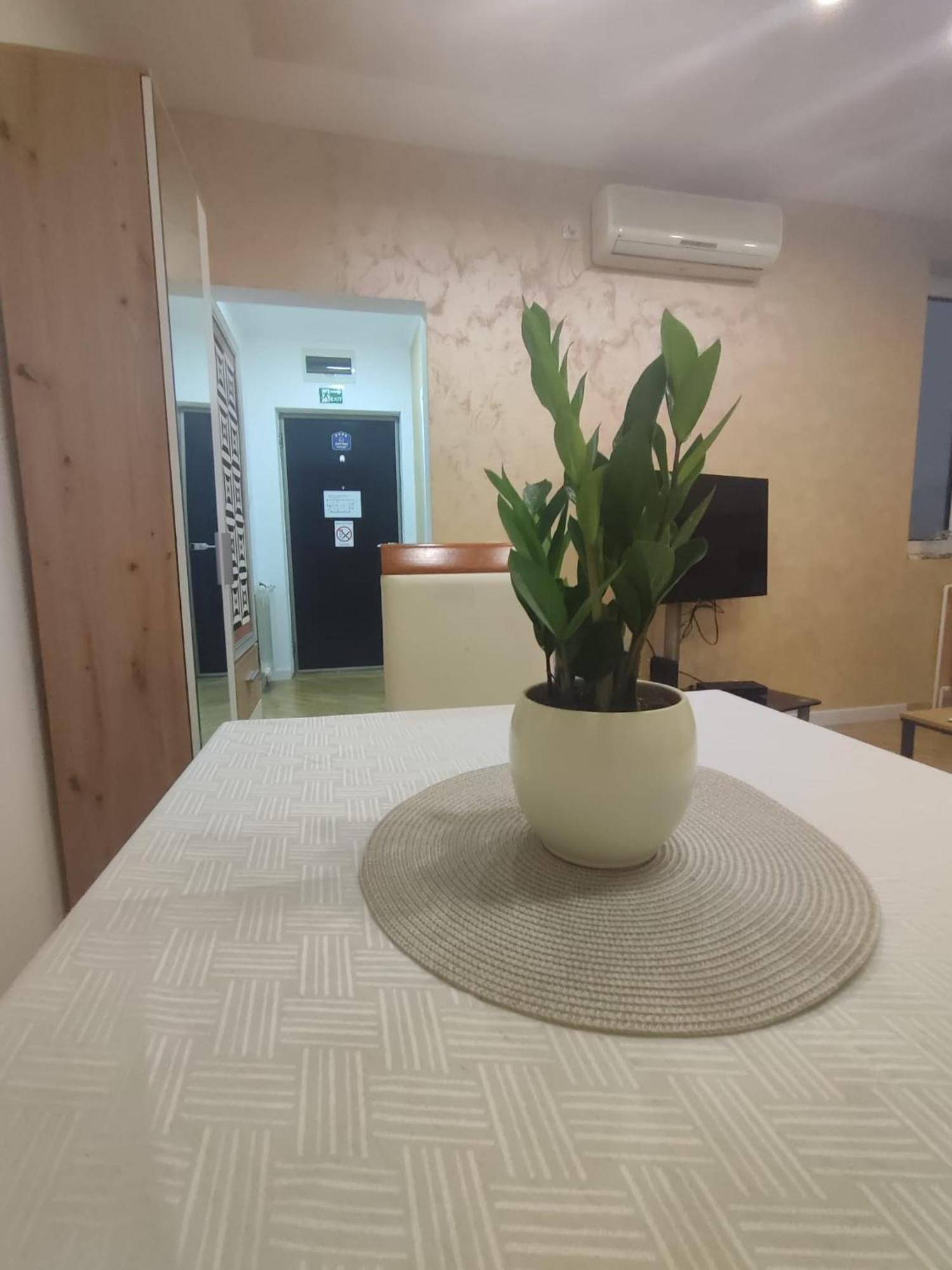 Apartamento City Lights Lux Belgrado Exterior foto