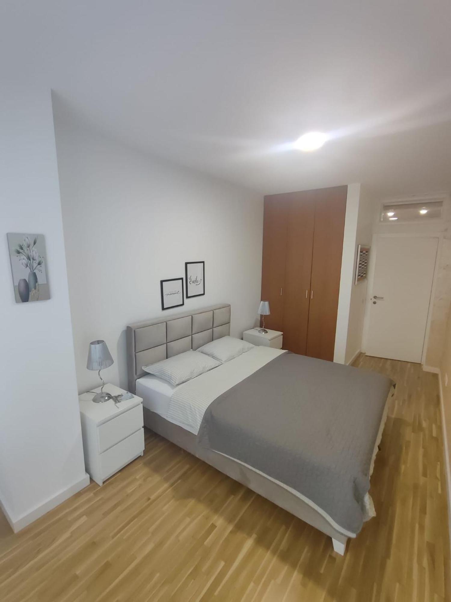 Apartamento City Lights Lux Belgrado Exterior foto